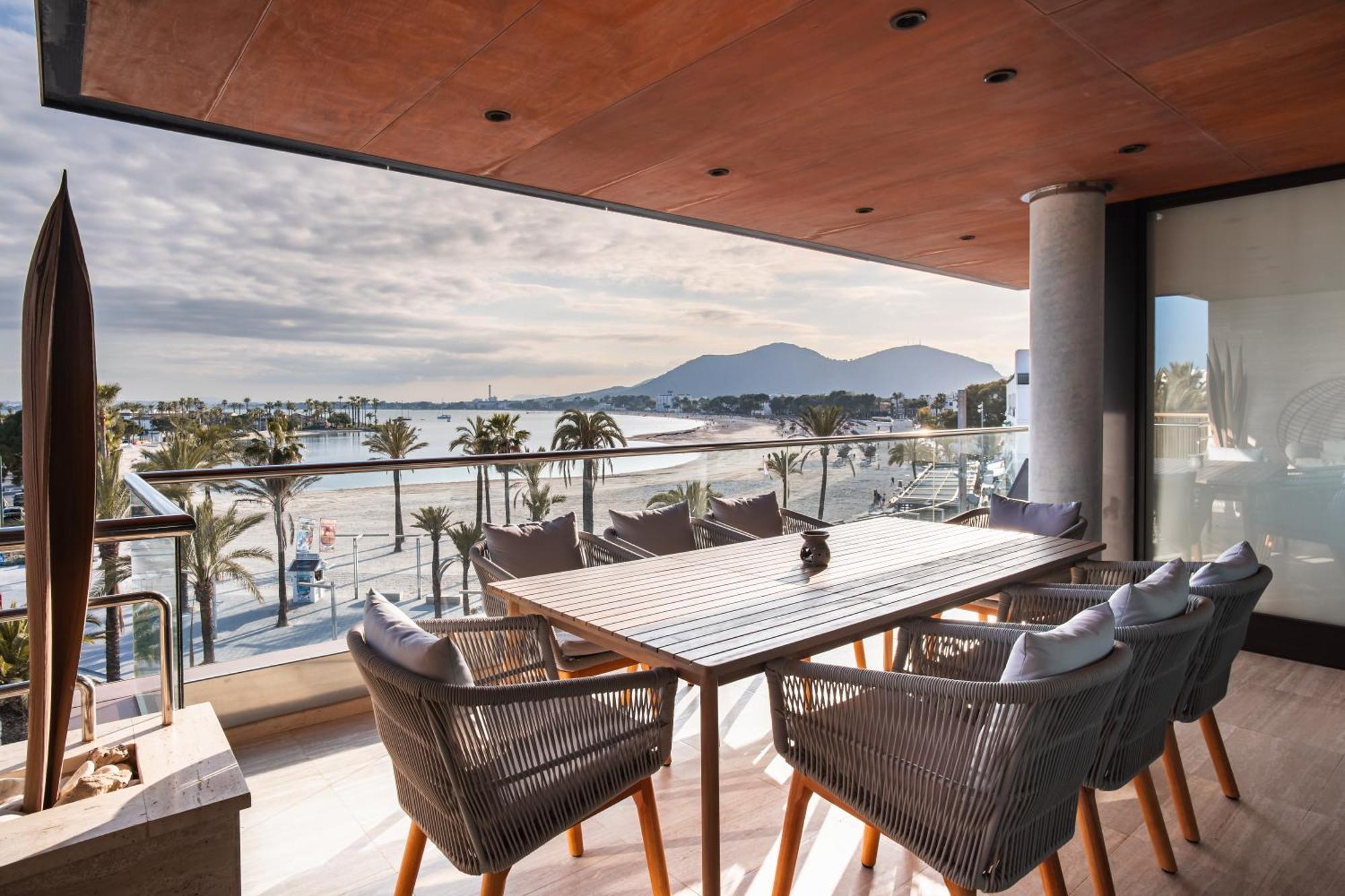 Luxury Sea View Apartment In Puerto De Alcudia Екстериор снимка